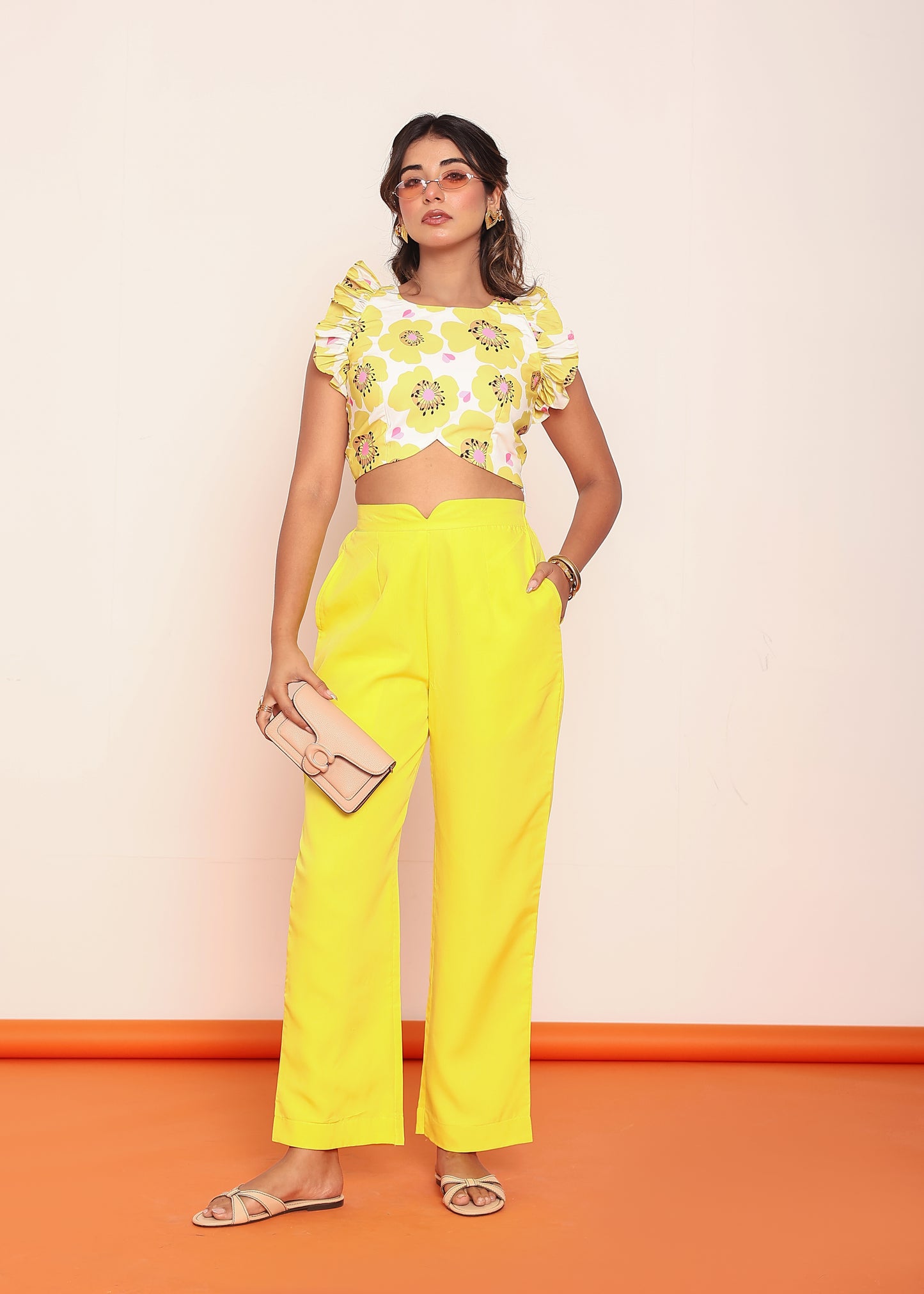 Printed ruffled top with shaped pant