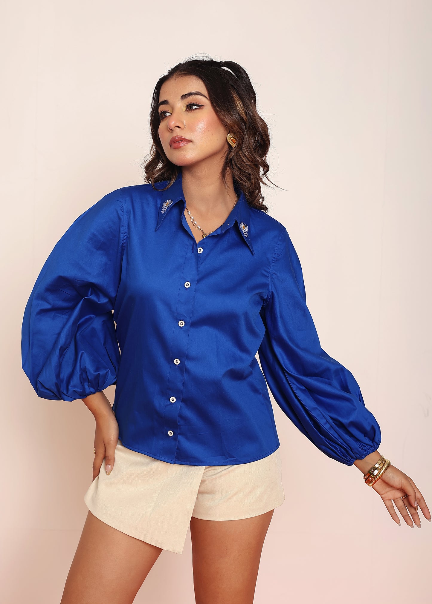 Honey bee embroidered shirt with balloon sleeves