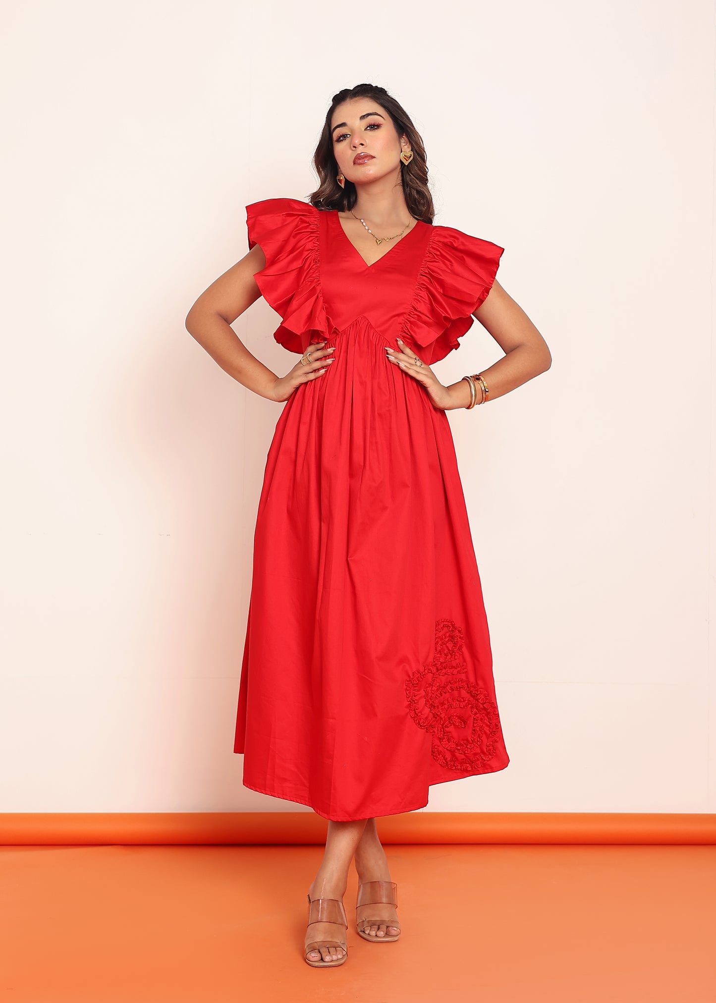 Midi dress with ruffled sleeeve