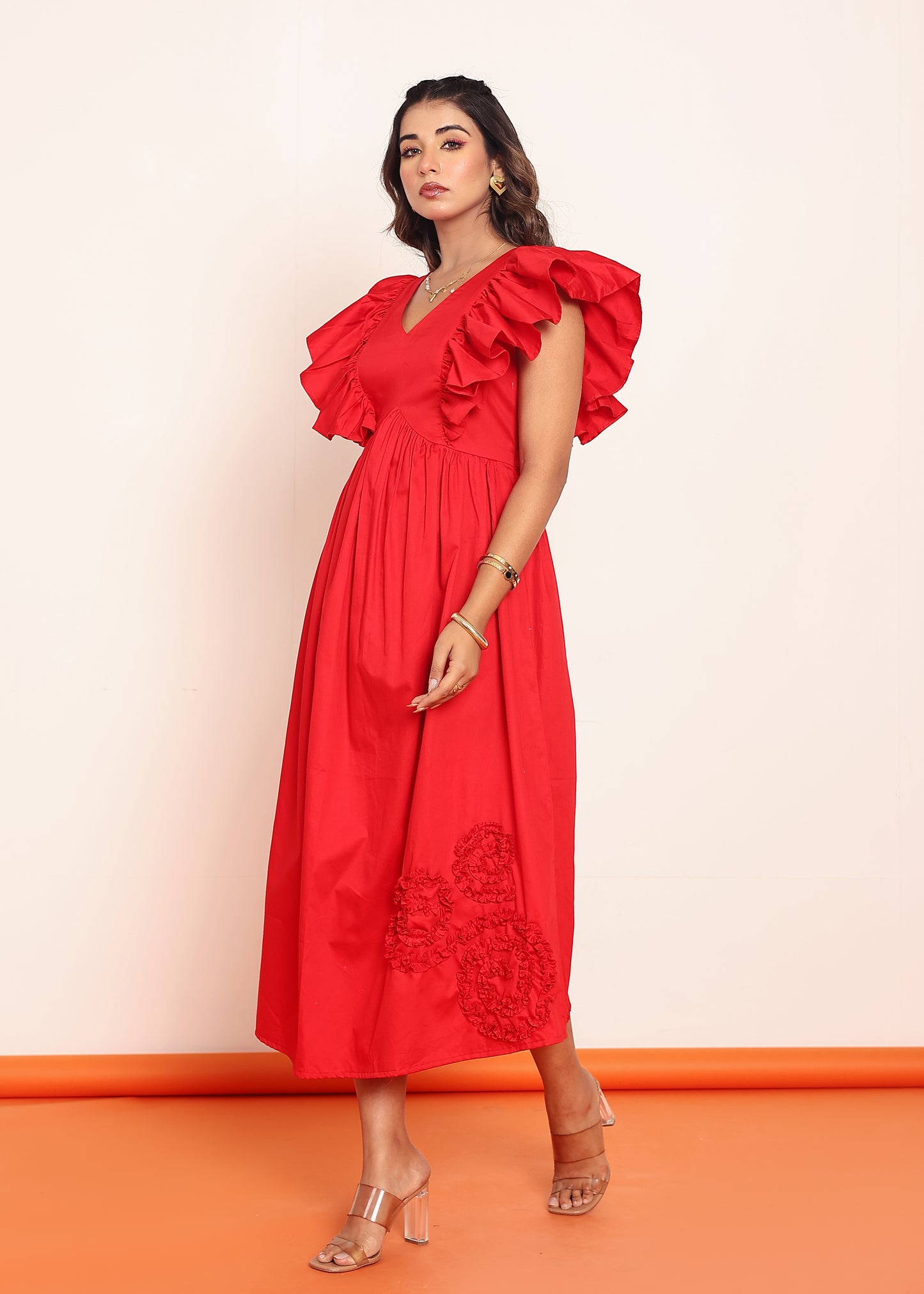 Midi dress with ruffled sleeeve