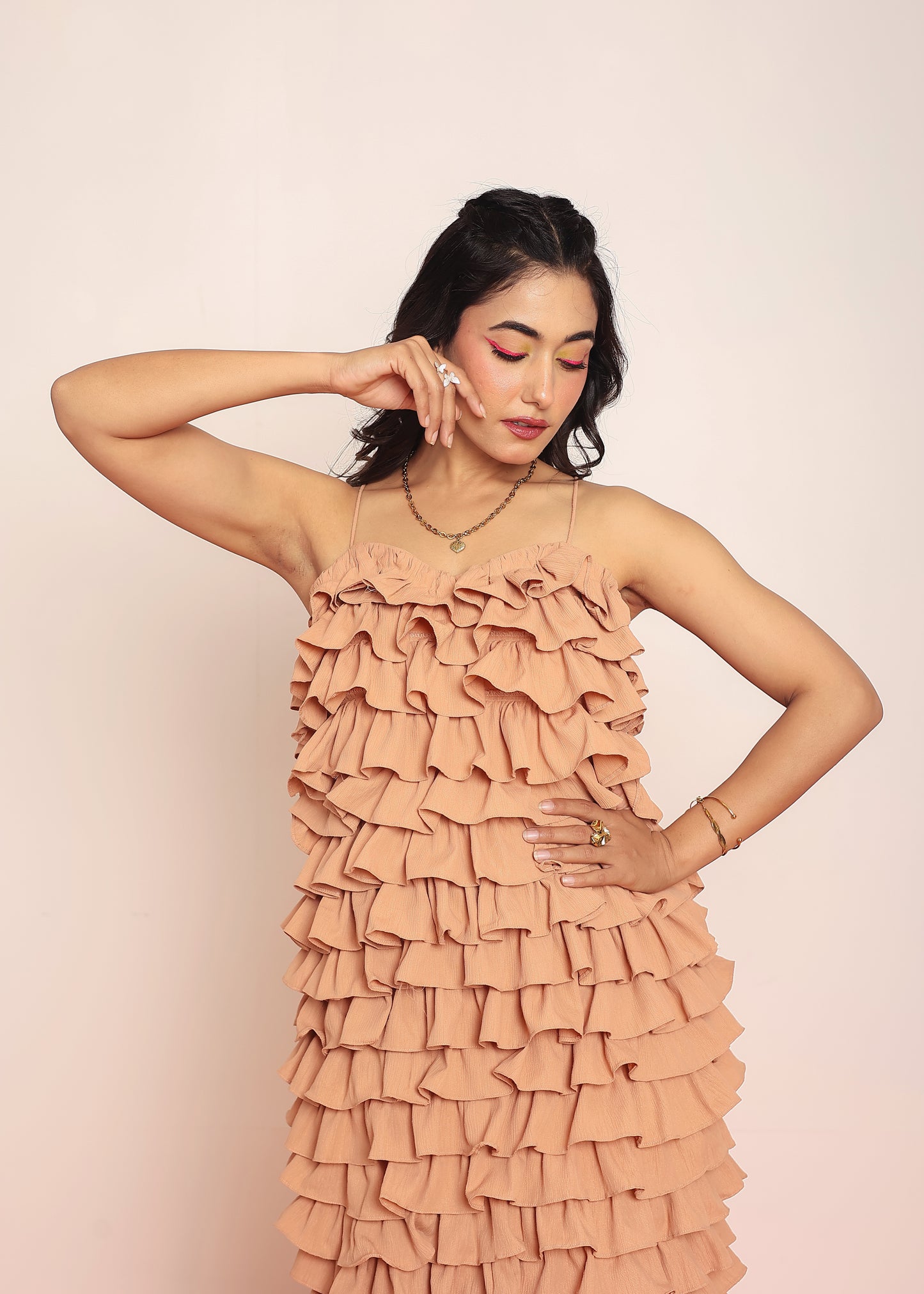 Ruffled midi dress with adjustable string