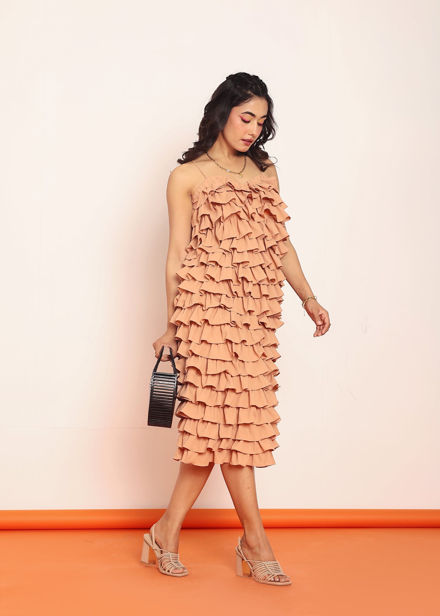 Ruffled midi dress with adjustable string