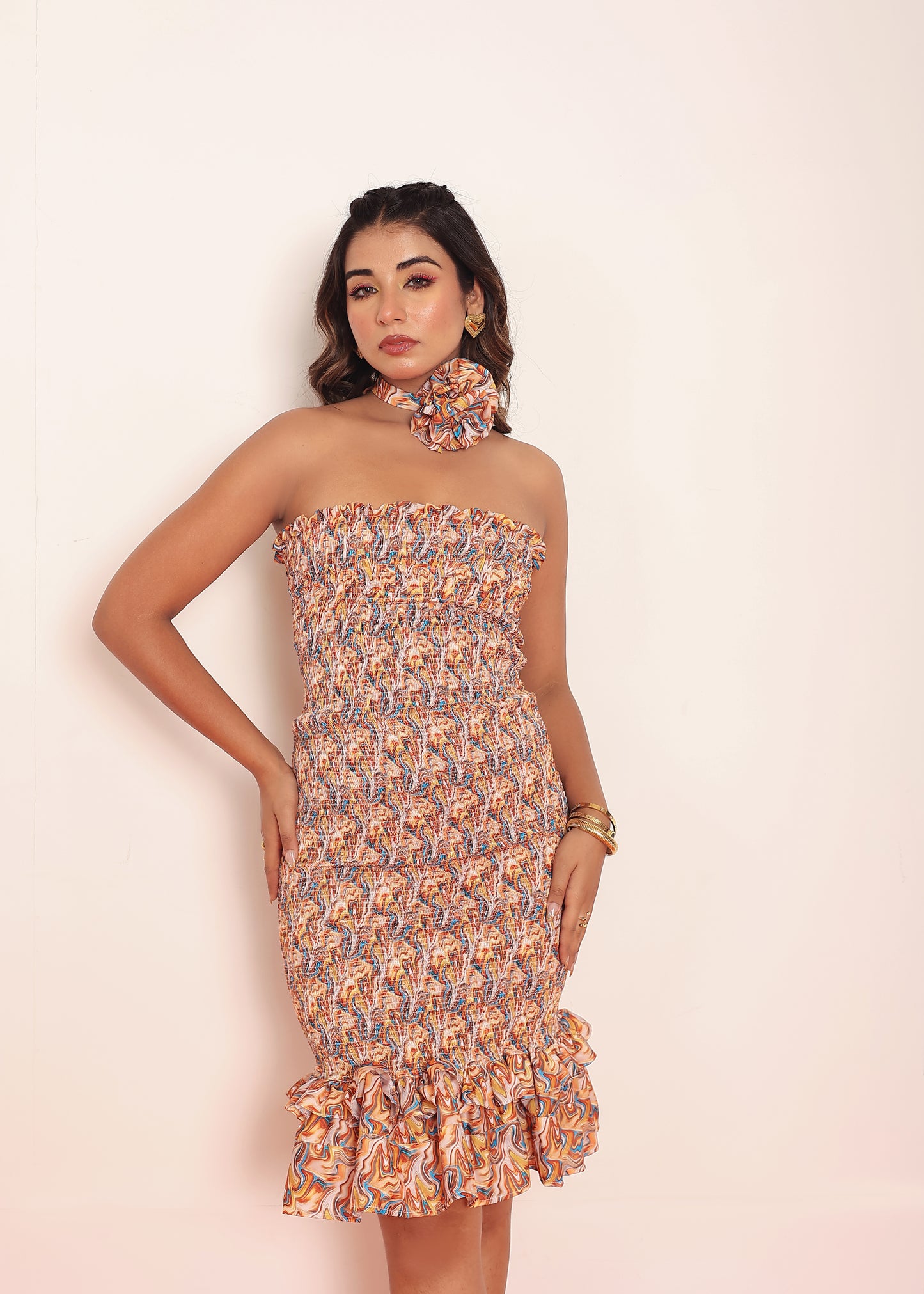 Printed bobbin elastic mini dress with detailed ruffles