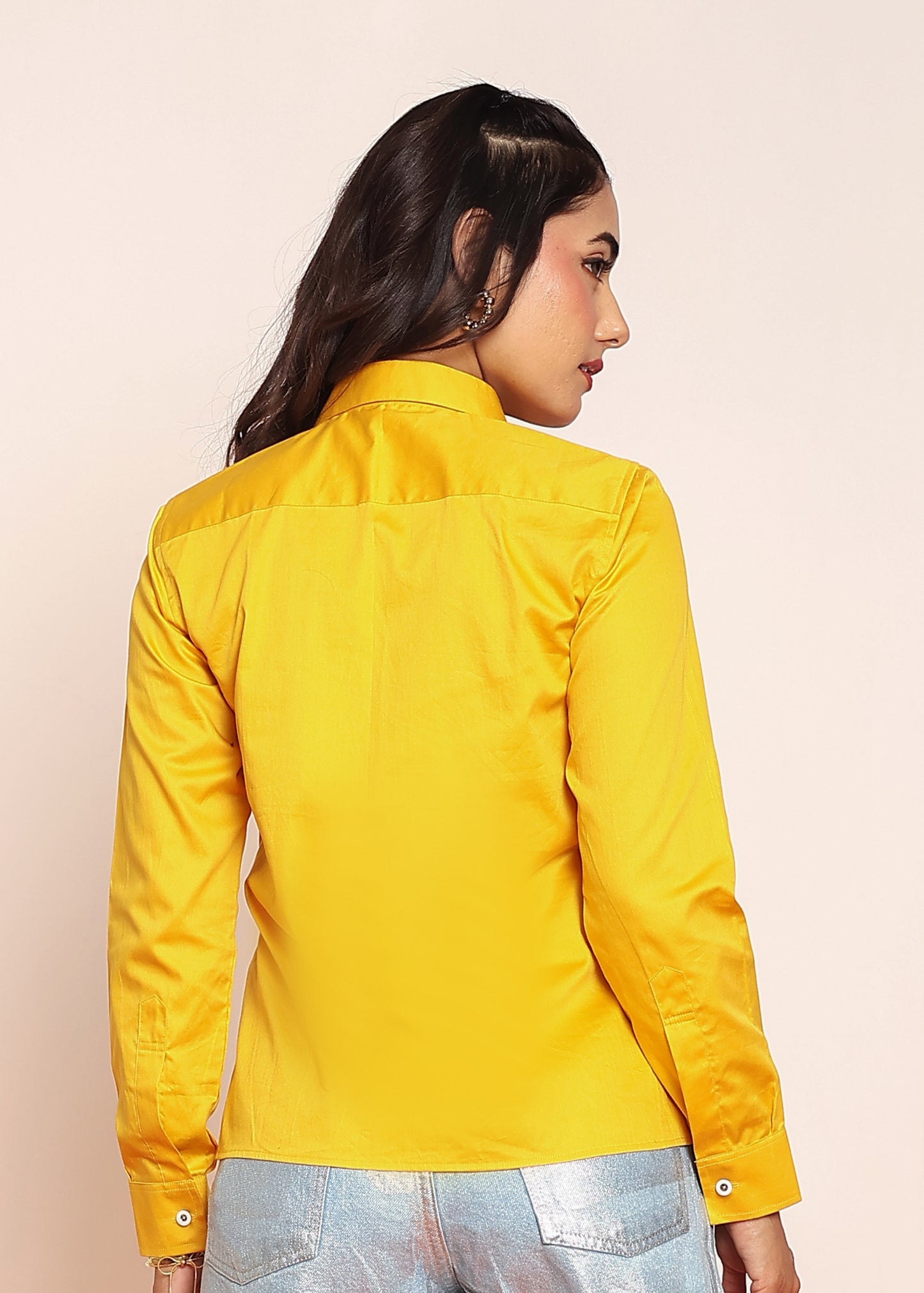 Embroidered shirt with shaped collar