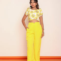 Printed ruffled top with shaped pant