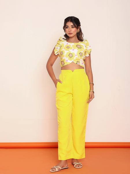 Printed ruffled top with shaped pant