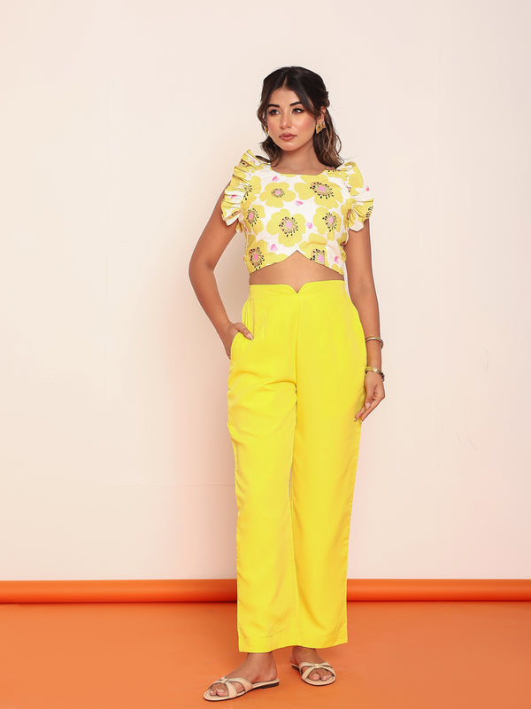 Printed ruffled top with shaped pant