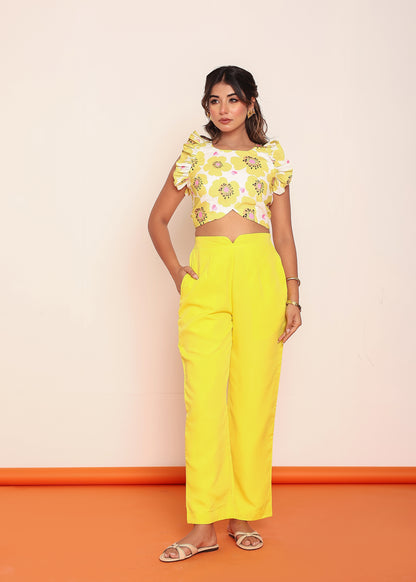 Printed ruffled top with shaped pant
