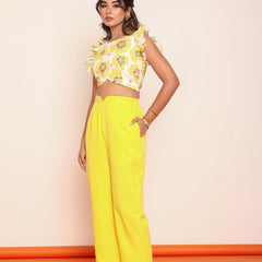 Printed ruffled top with shaped pant
