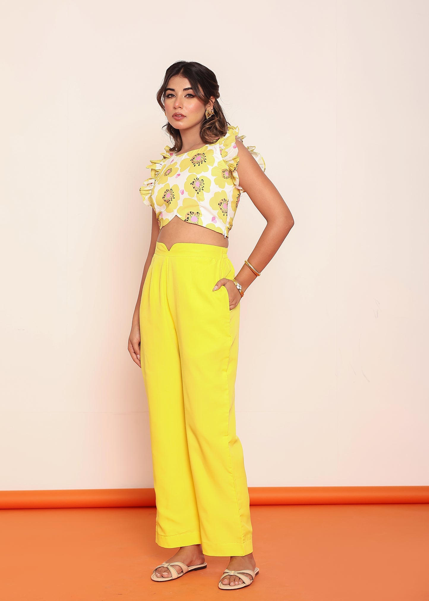 Printed ruffled top with shaped pant