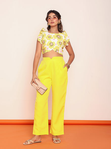 Printed ruffled top with shaped pant
