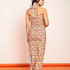 Body hugged dress with adjustable closing