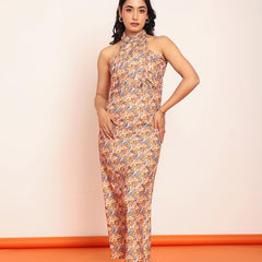 Body hugged dress with adjustable closing