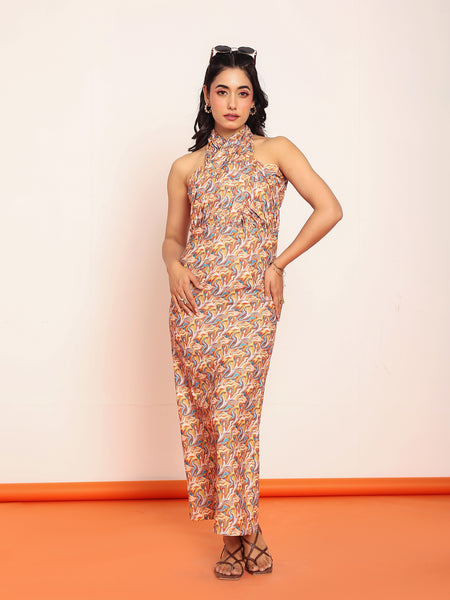 Body hugged dress with adjustable closing