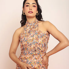 Body hugged dress with adjustable closing