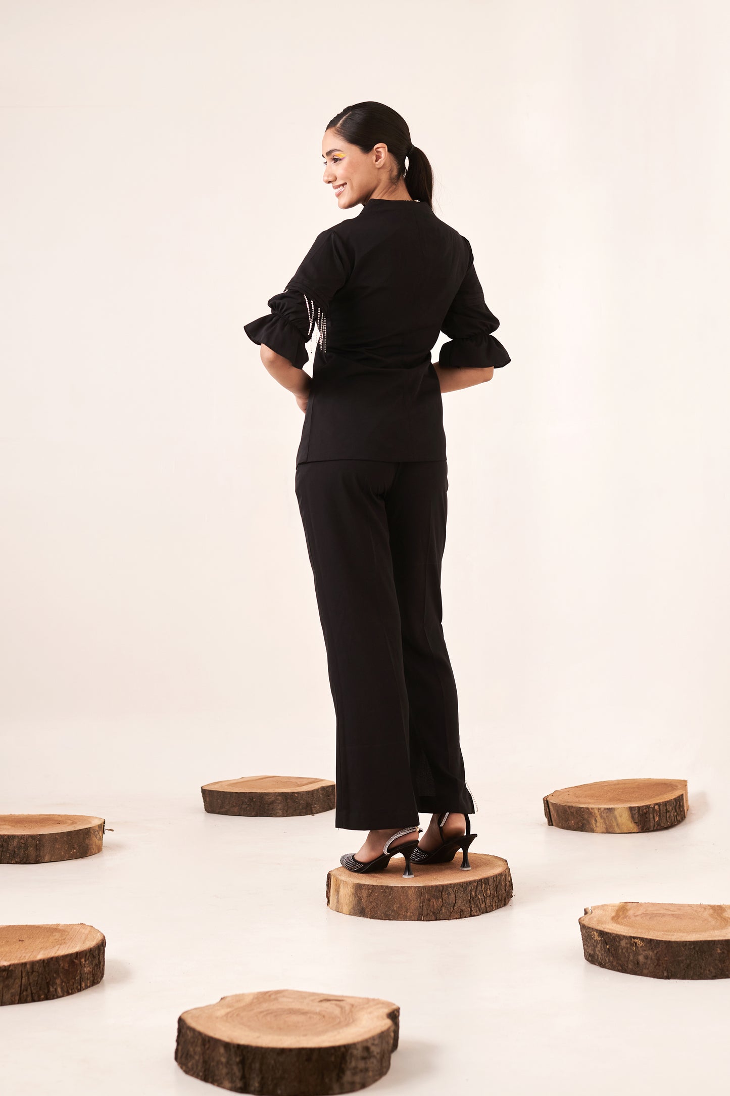 Black flared pant