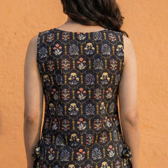 Women Black Floral Printed Cotton Kurti with Side Tie-Up Belts