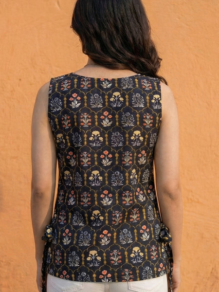 Women Black Floral Printed Cotton Kurti with Side Tie-Up Belts
