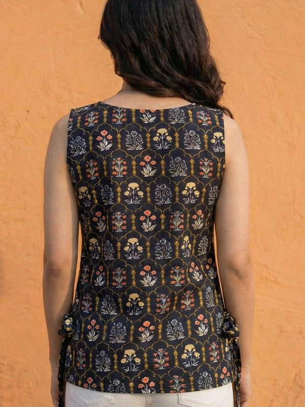 Women Black Floral Printed Cotton Kurti with Side Tie-Up Belts