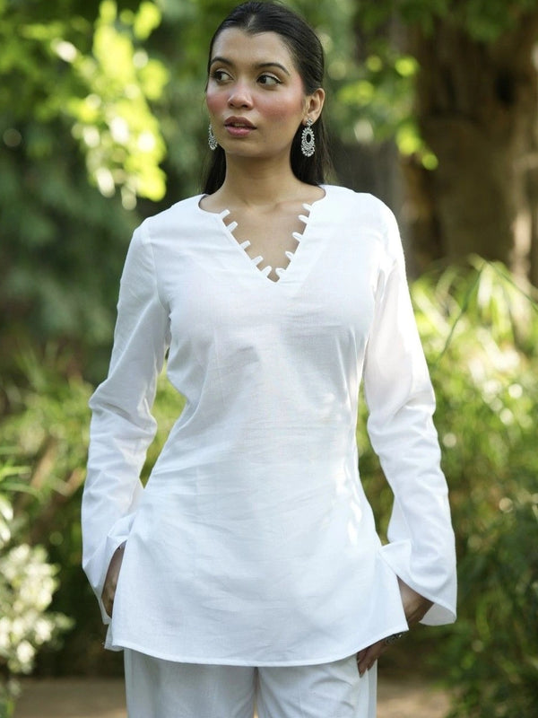 Women’s White Solid Cotton Tunic with V-Neck Detail & Flared Sleeves